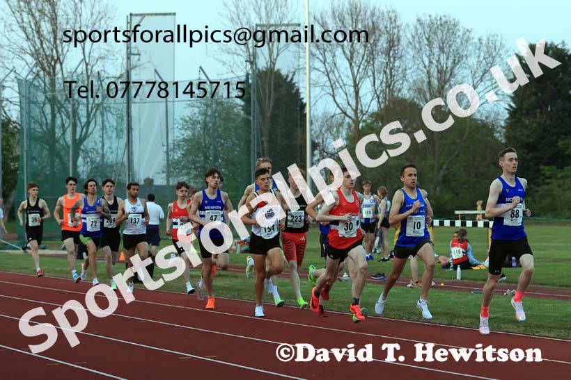 The 1500 metres, 2025 NEGP No. 1, Monkton Stadium, Jarrow. Photo: David T. Hewitson/Sports for All Pics